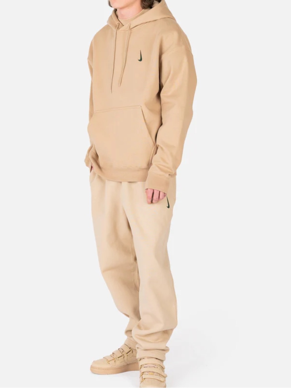 Billie Eilish x Nike collab sweatsuit
